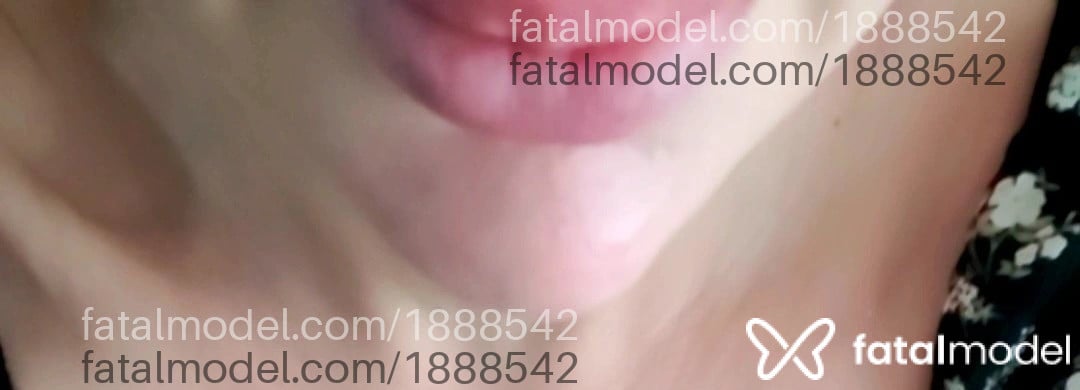 Acompanhante mulher com cabelo castanho de olhos verdes - Sah Acompanhante mulher com cabelo castanho de olhos verdes - Sah