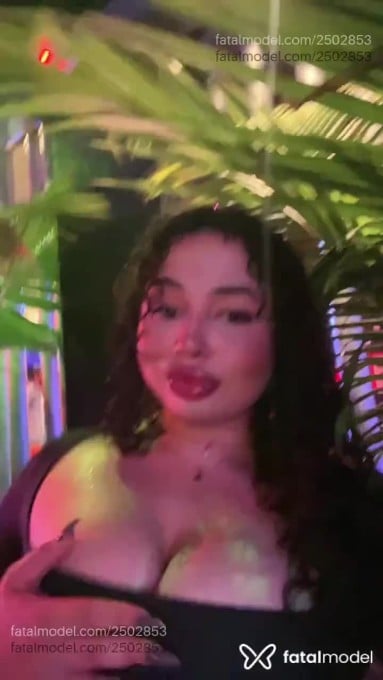 Acompanhante mulher morena (o) de olhos mel em Uberlândia - Aurora