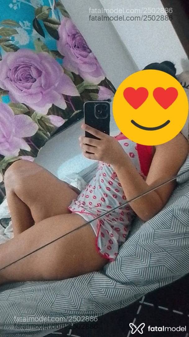 Acompanhante mulher morena (o) de olhos pretos - Babiii