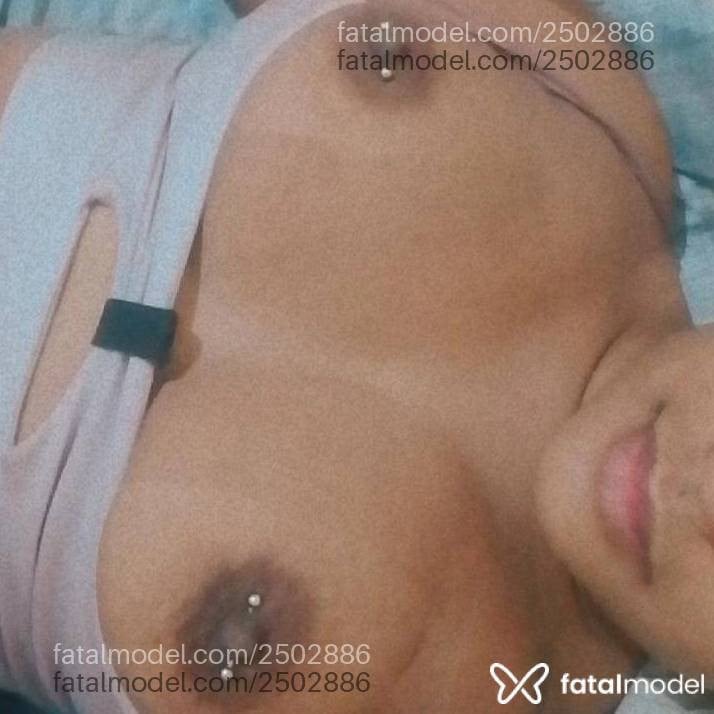 Acompanhante mulher morena (o) de olhos pretos - Babiii