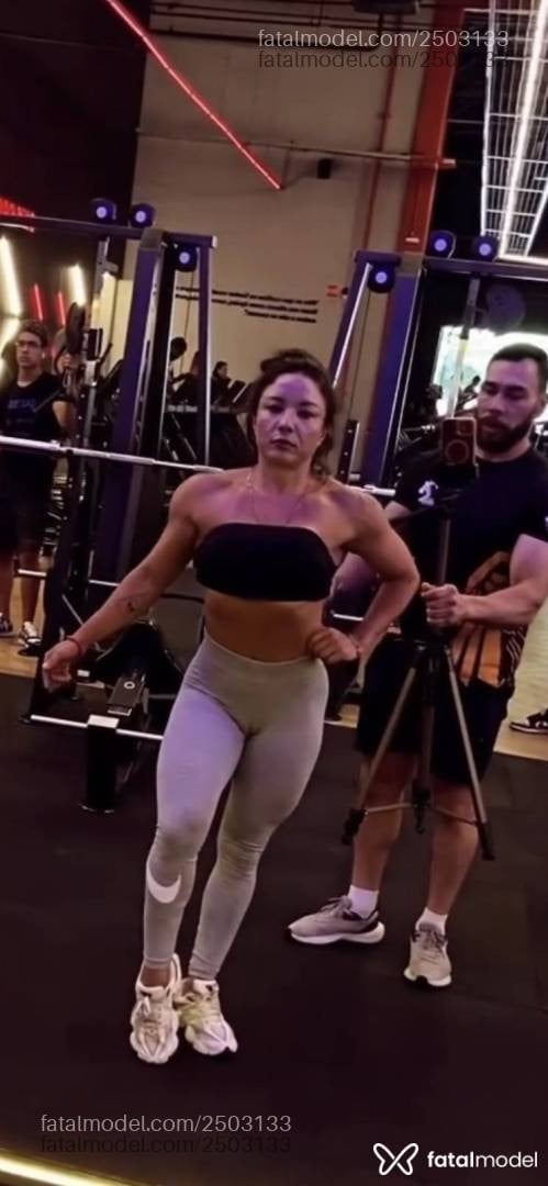 Acompanhante mulher com cabelo castanho de olhos castanhos - Rafaela
