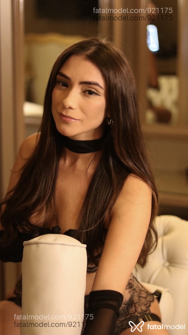 Acompanhante mulher com cabelo castanho de olhos castanhos em Tubarão - Fernanda Galvão