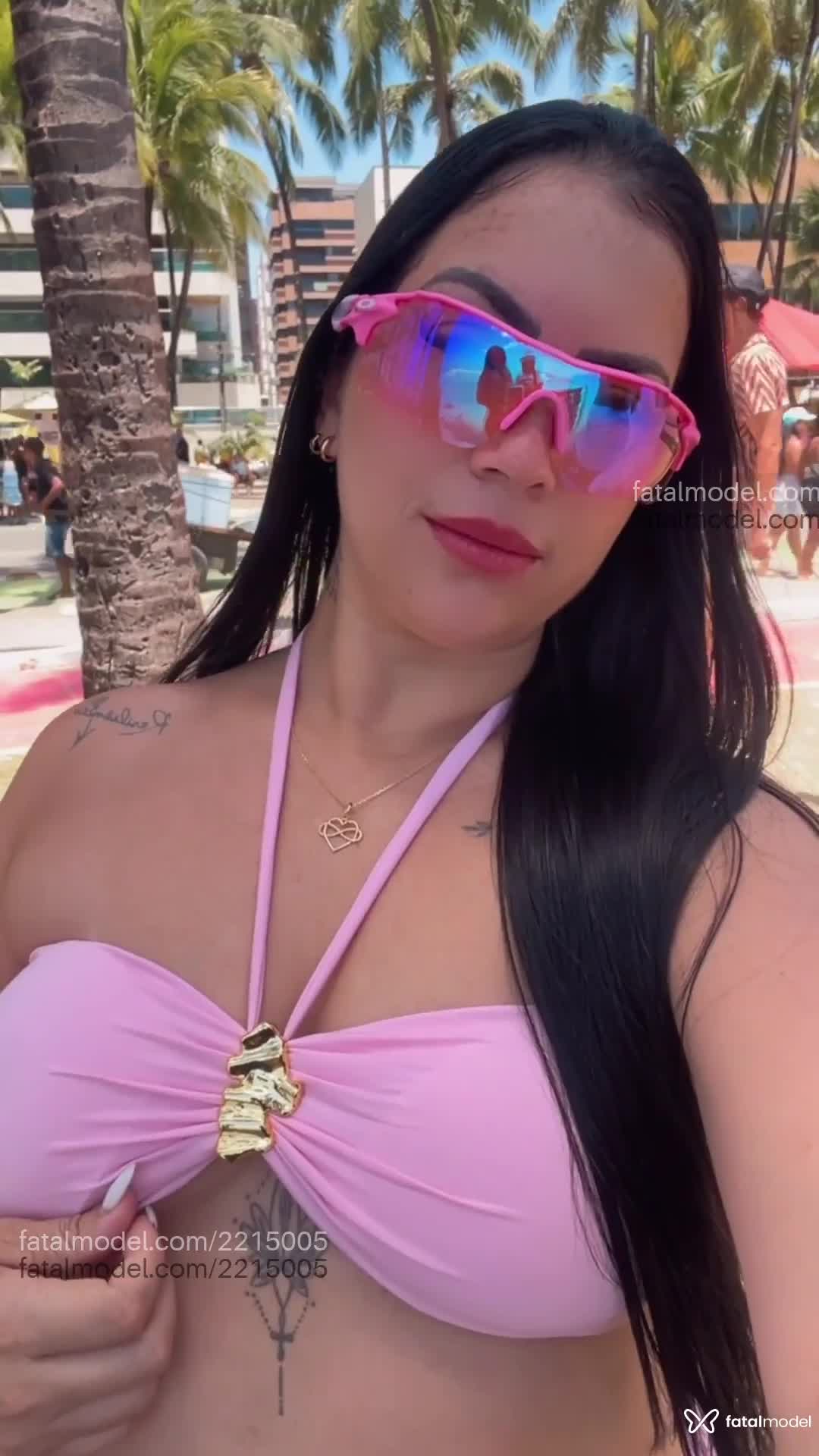 Acompanhante mulher com cabelo castanho de olhos castanhos - Kelly Nunes Acompanhante mulher com cabelo castanho de olhos castanhos - Kelly Nunes
