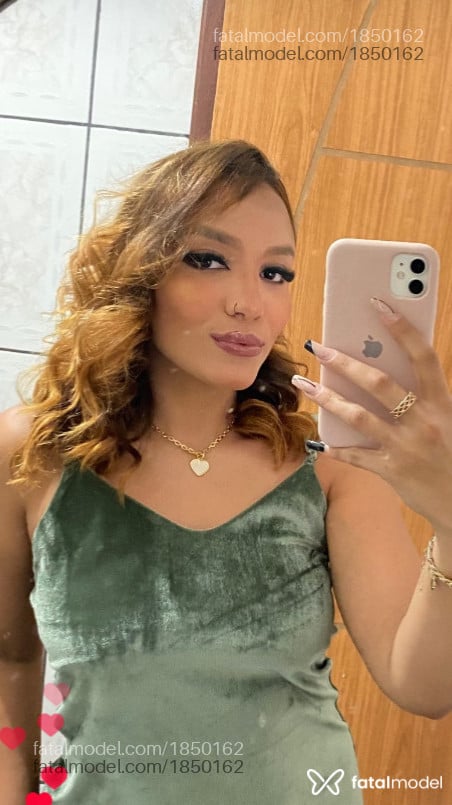 Acompanhante mulher loira (o) de olhos castanhos em Vila Velha - Karine