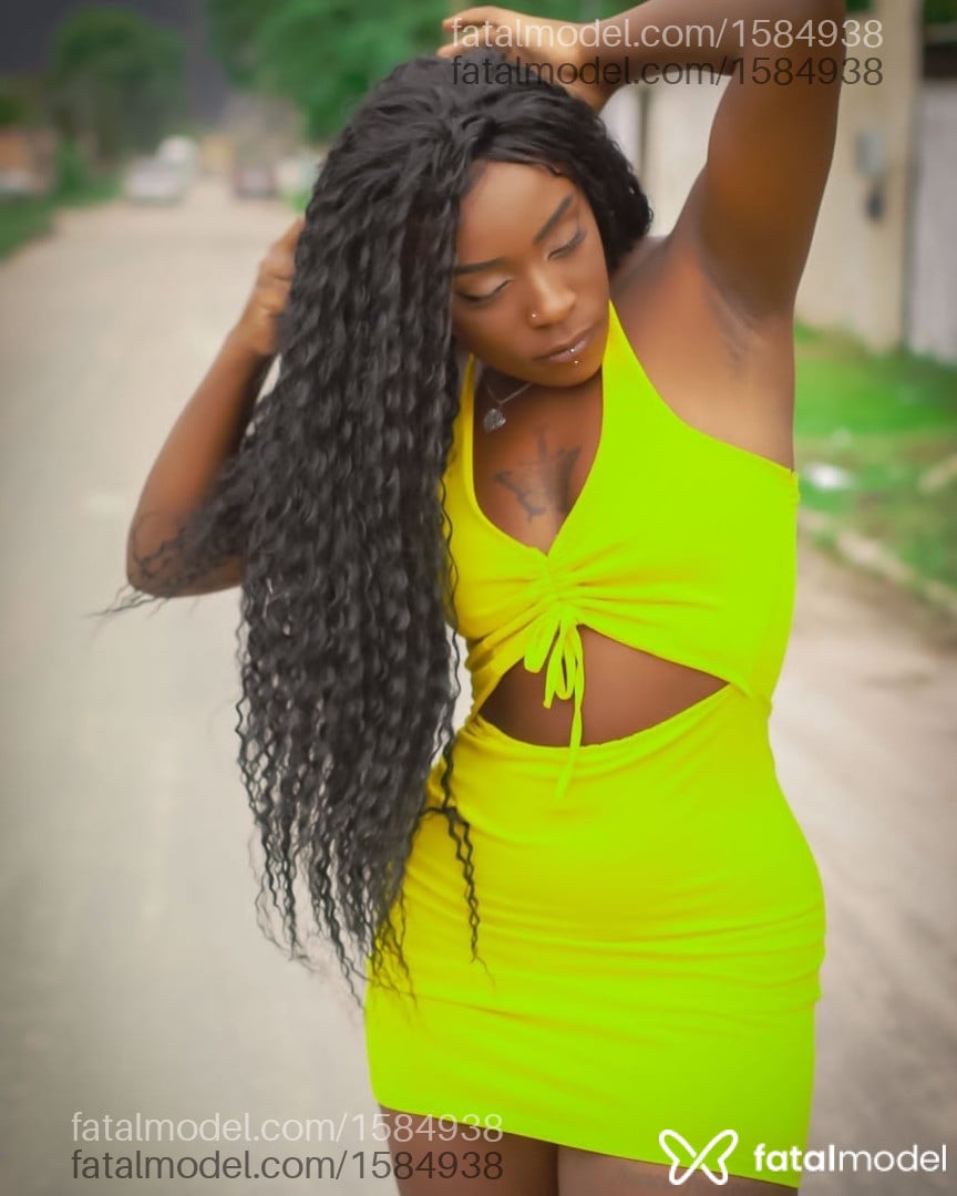 Acompanhante mulher com cabelo castanho de olhos pretos em Valença Acompanhante mulher com cabelo castanho de olhos pretos em Valença - Americana Alves