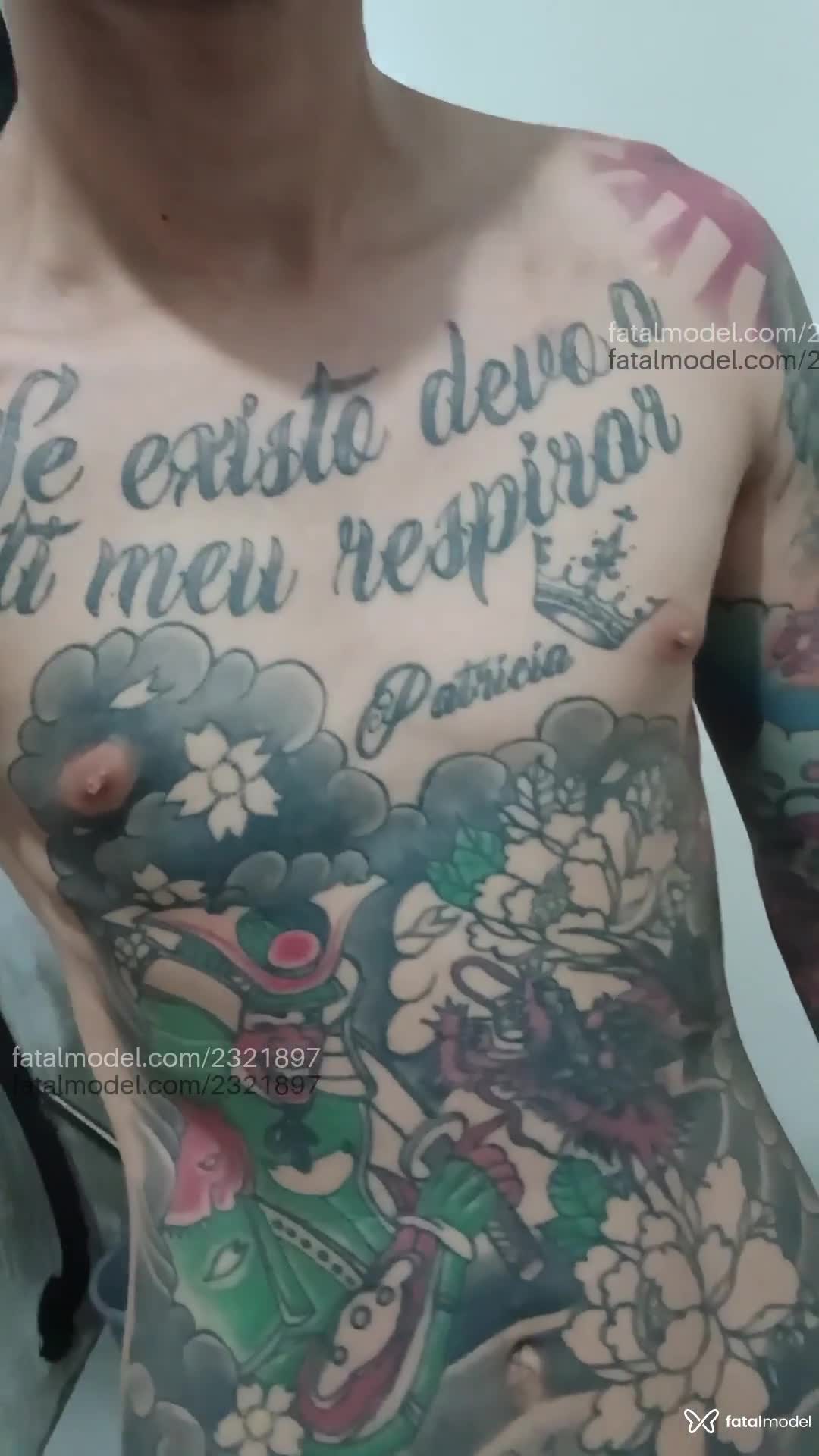 Acompanhante homem com cabelo castanho de olhos verdes em Porto Belo - Privado