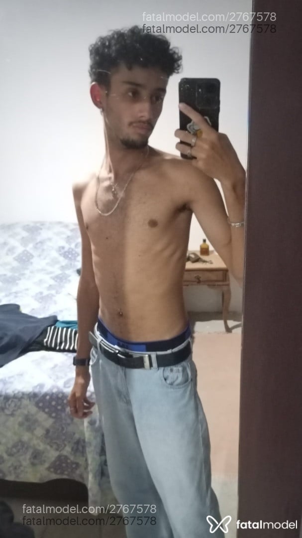 Acompanhante homem com cabelo castanho de olhos pretos - Diego Acompanhante homem com cabelo castanho de olhos pretos - Diego