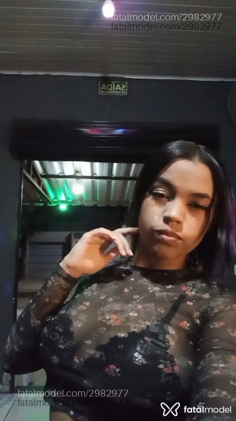 Acompanhante mulher com cabelo castanho de olhos castanhos em Goiânia - Vitória