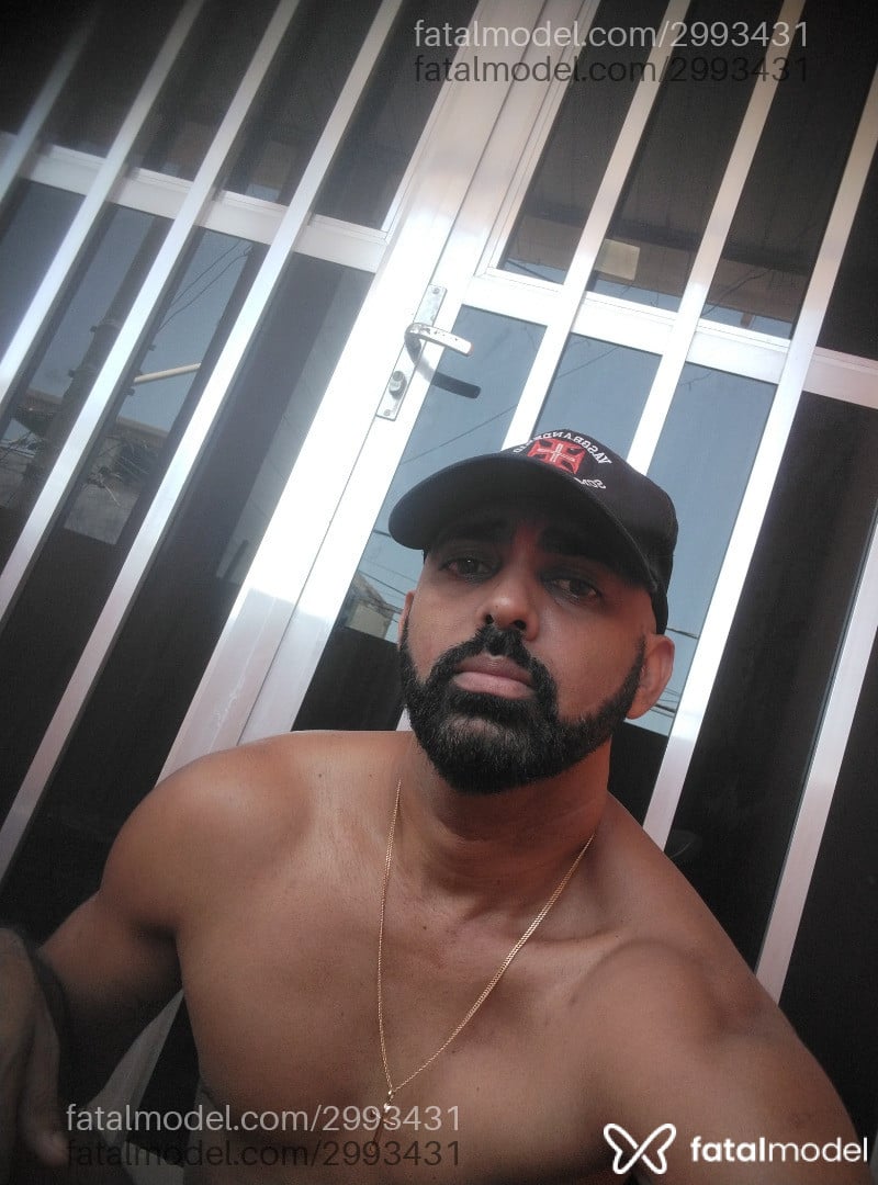 Acompanhante homem morena (o) de olhos mel em Rio de Janeiro - Costa