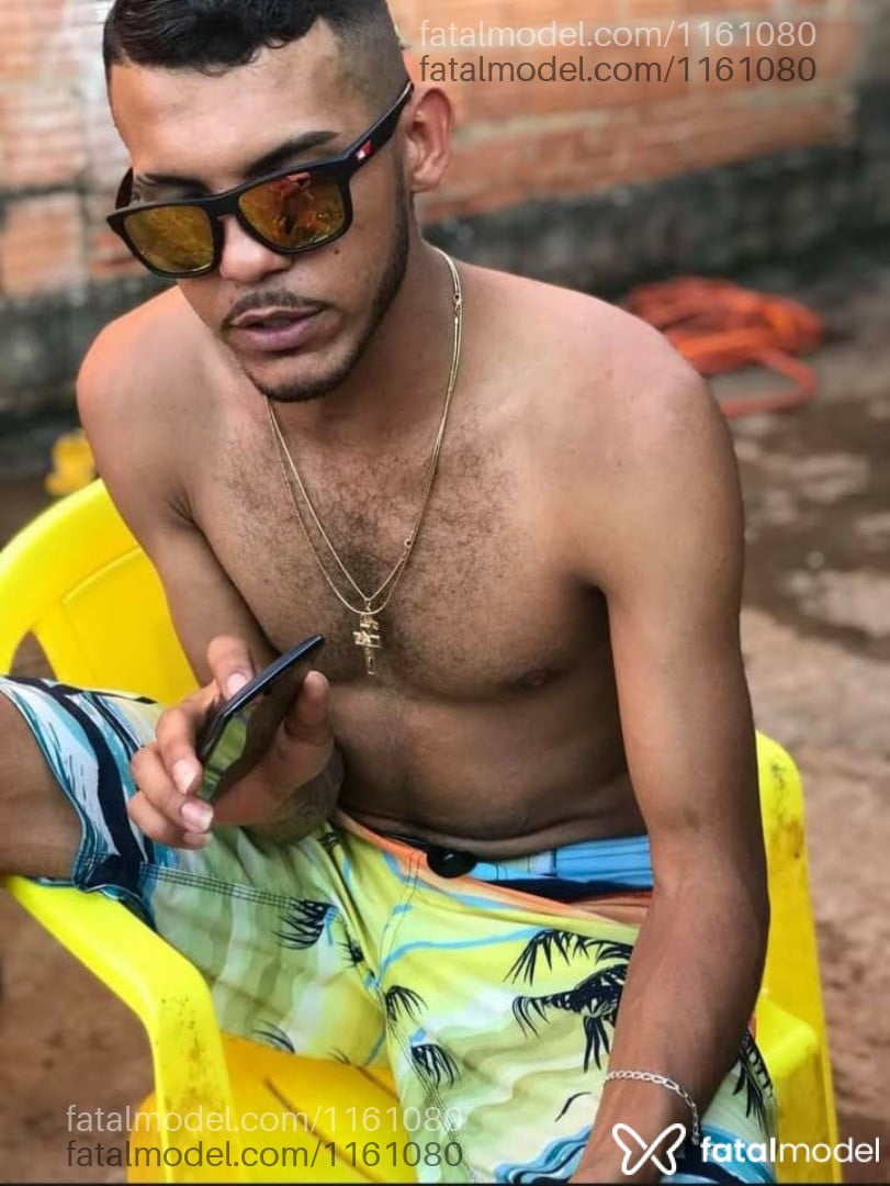 Acompanhante homem com cabelo castanho de olhos castanhos em Ribeirão Preto Acompanhante homem com cabelo castanho de olhos castanhos em Ribeirão Preto - Gabriel Santos