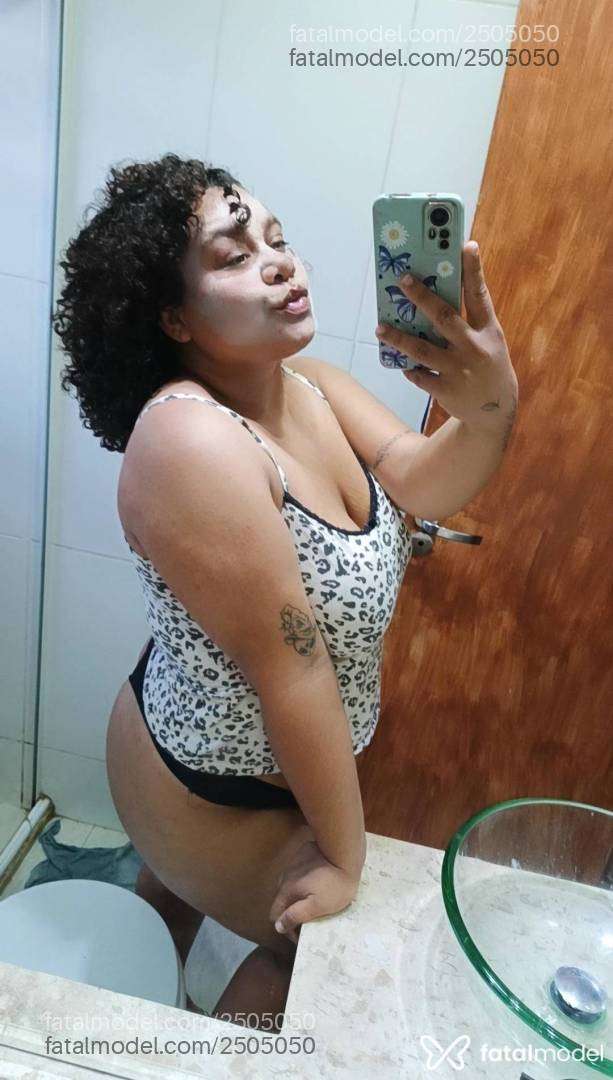 Acompanhante mulher morena (o) de olhos castanhos em Virtual Acompanhante mulher morena (o) de olhos castanhos em Virtual - Kátia Sanches