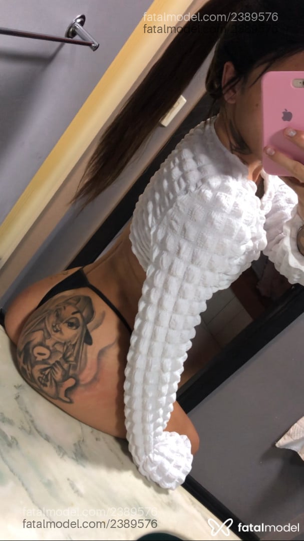 Acompanhante mulher trans morena (o) de olhos castanhos em Balneário Camboriú - Luara Isabelly