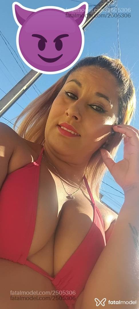 Acompanhante mulher loira (o) de olhos mel - Mary