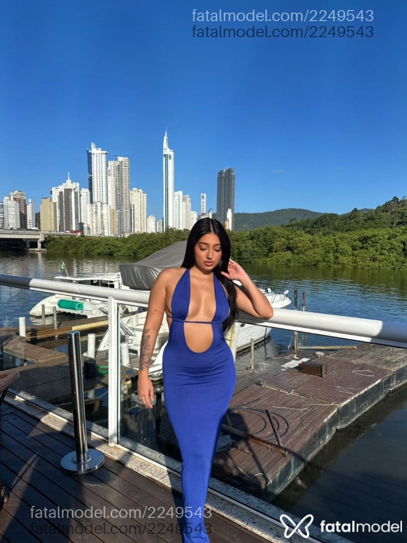 Acompanhante mulher morena (o) de olhos castanhos em Balneário Camboriú - Julia Marquezin