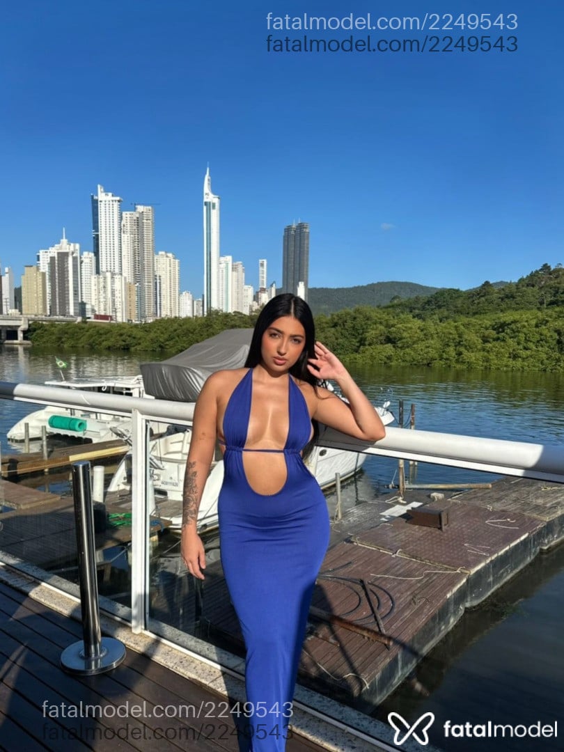Acompanhante mulher morena (o) de olhos castanhos em Balneário Camboriú - Julia Marquezin