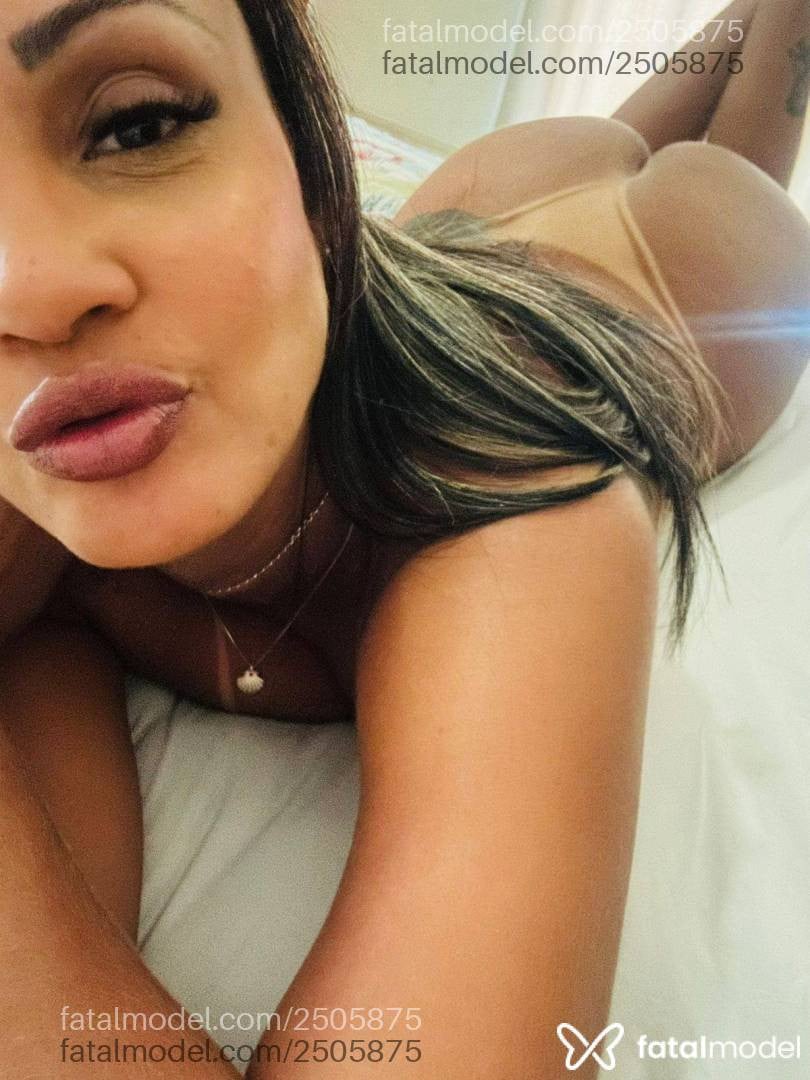 Acompanhante mulher com cabelo castanho de olhos castanhos - Isabela Sampaio