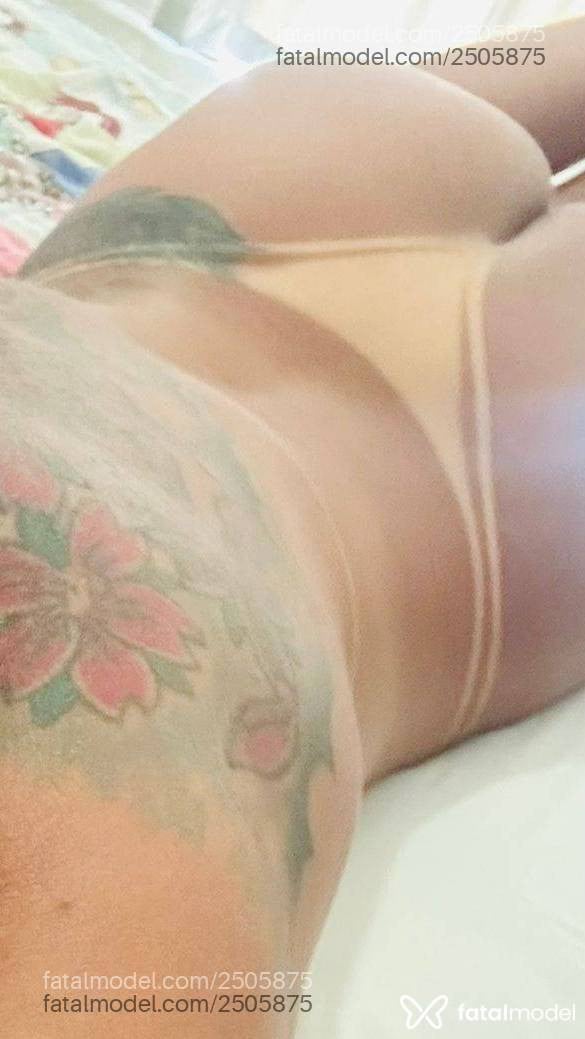 Acompanhante mulher com cabelo castanho de olhos castanhos - Isabela Sampaio