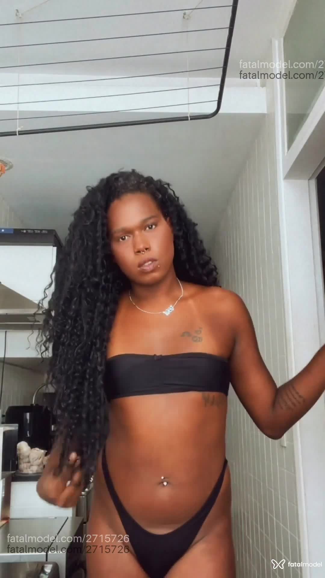 Acompanhante mulher trans morena (o) de olhos castanhos em Rio de Janeiro - Marcelly