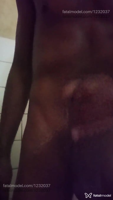 Acompanhante homem morena (o) de olhos castanhos - JAKEL Acompanhante homem morena (o) de olhos castanhos - JAKEL