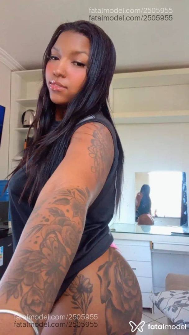 Acompanhante mulher morena (o) de olhos castanhos - Thalita