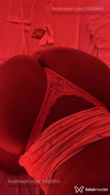 Acompanhante mulher morena (o) de olhos castanhos - Thalita