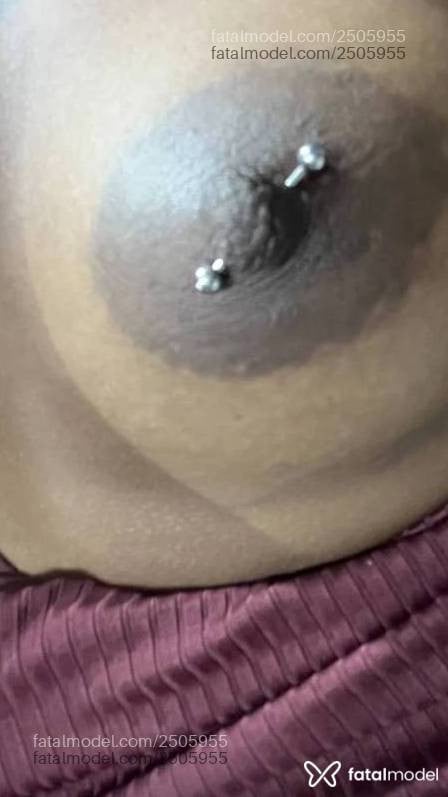 Acompanhante mulher morena (o) de olhos castanhos - Thalita