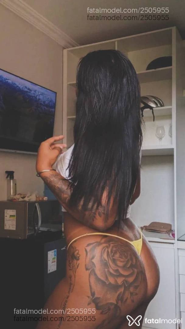 Acompanhante mulher morena (o) de olhos castanhos - Thalita