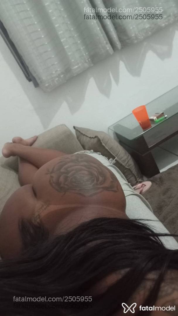 Acompanhante mulher morena (o) de olhos castanhos - Thalita