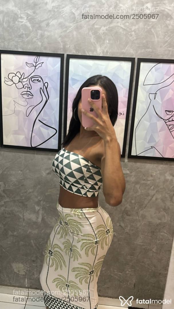 Acompanhante mulher trans morena (o) de olhos castanhos - Niara