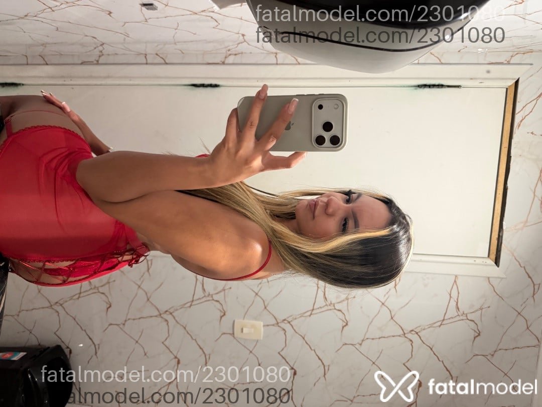 Acompanhante mulher morena (o) de olhos castanhos - Milly Acompanhante mulher morena (o) de olhos castanhos - Milly