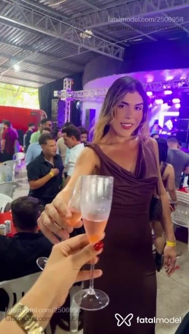 Acompanhante mulher trans loira (o) de olhos castanhos em Querência - Agatha