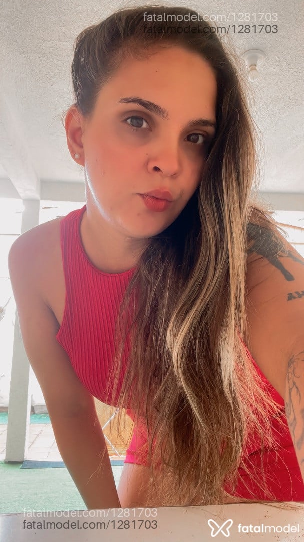 Acompanhante mulher com cabelo castanho de olhos castanhos em Porto Alegre - Bia Araujo