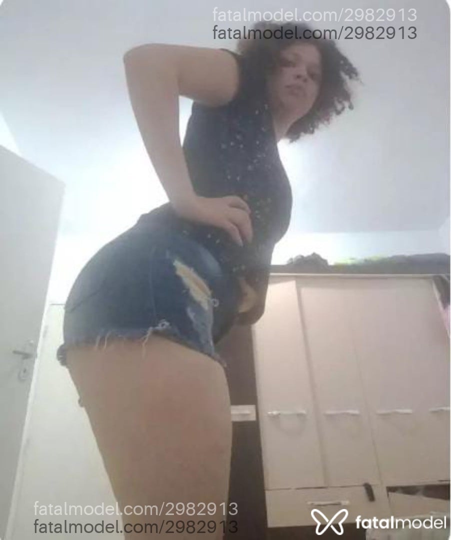 Acompanhante mulher morena (o) de olhos castanhos em Virtual Acompanhante mulher morena (o) de olhos castanhos em Virtual - Elienai