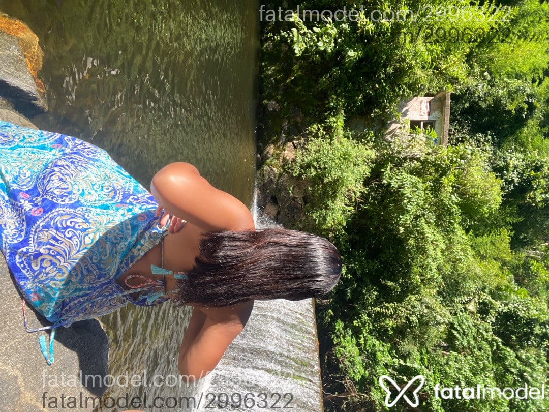 Acompanhante mulher morena (o) de olhos mel - Eloísa