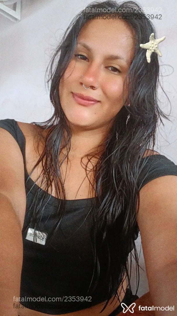 Acompanhante mulher morena (o) de olhos pretos - Bruna Acompanhante mulher morena (o) de olhos pretos - Bruna
