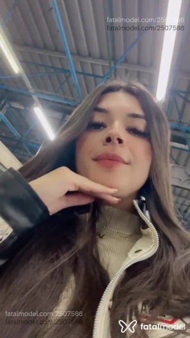 Acompanhante mulher com cabelo castanho de olhos mel em Piracicaba - Alice