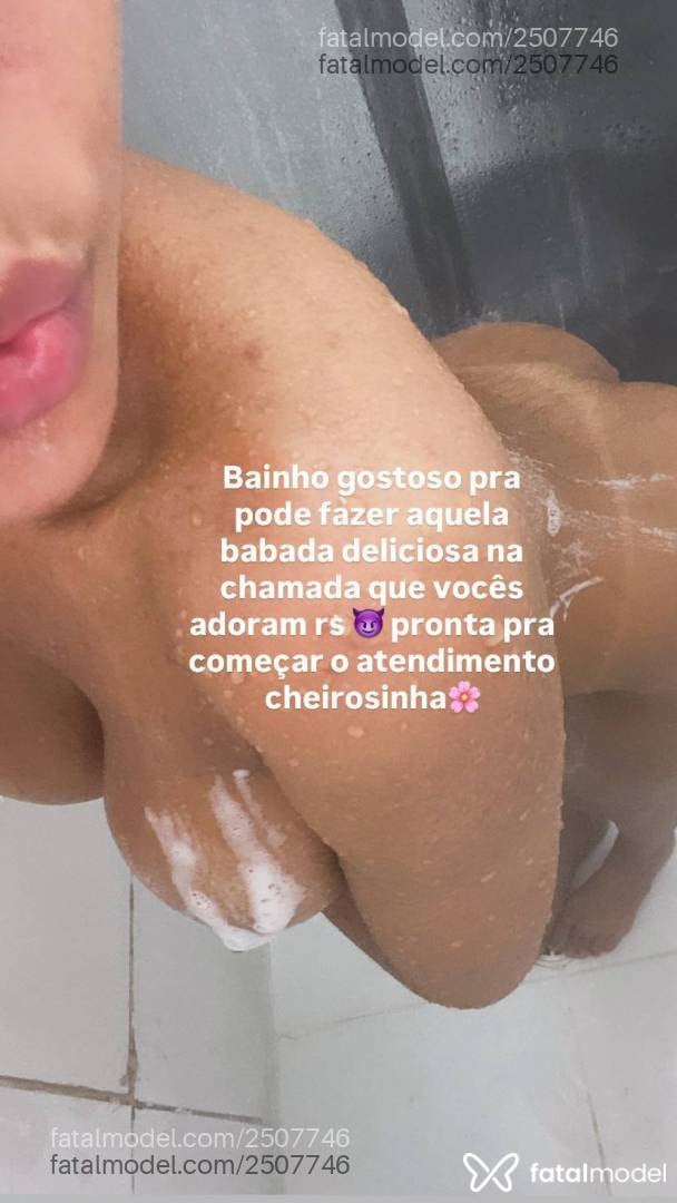 Acompanhante mulher loira (o) de olhos castanhos - Luna Kis Acompanhante mulher loira (o) de olhos castanhos - Luna Kis