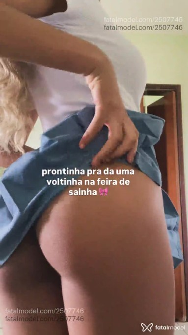Acompanhante mulher loira (o) de olhos castanhos - Luna Kis Acompanhante mulher loira (o) de olhos castanhos - Luna Kis