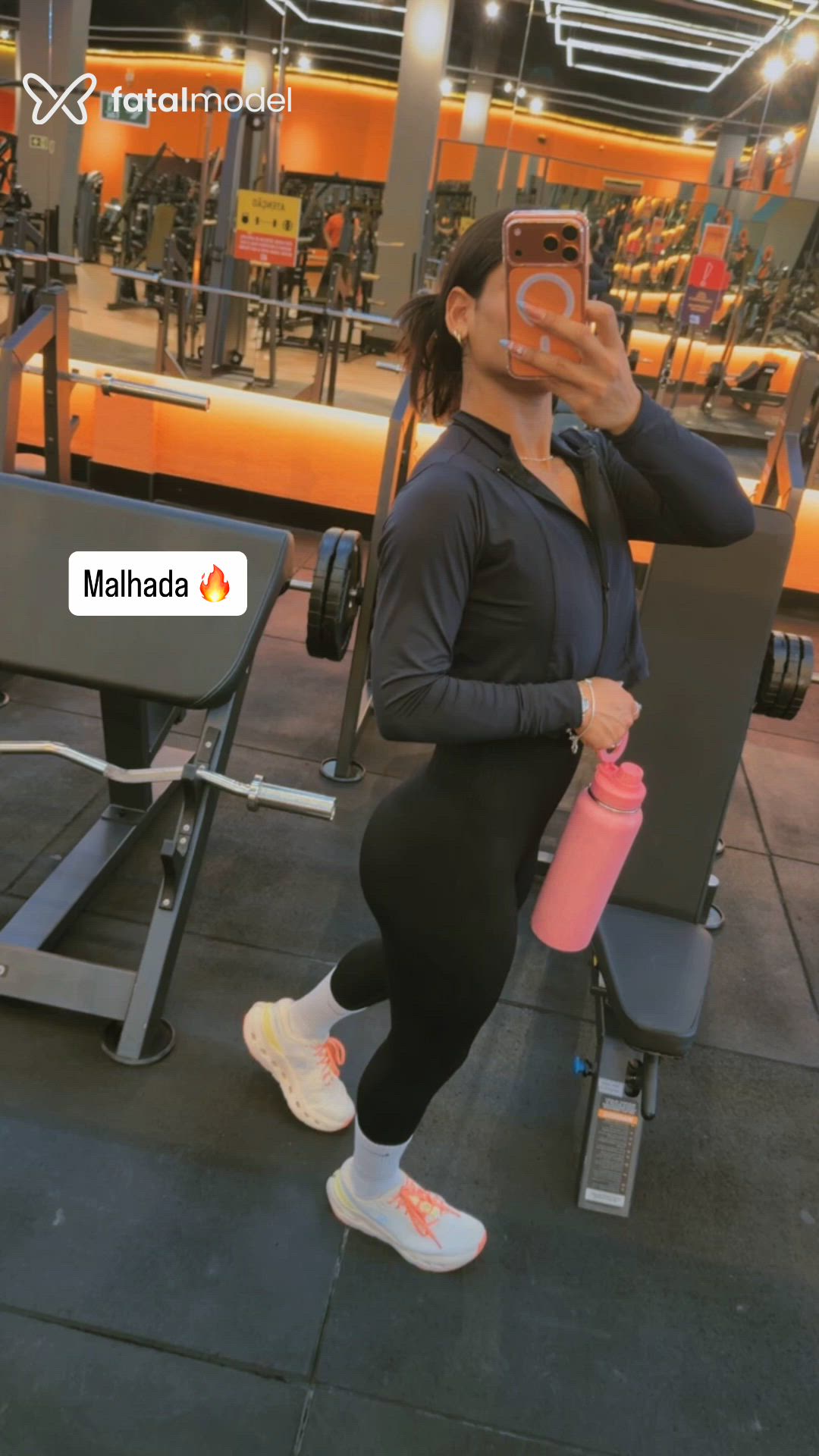 Acompanhante mulher com cabelo castanho de olhos castanhos - Alice Medeiros