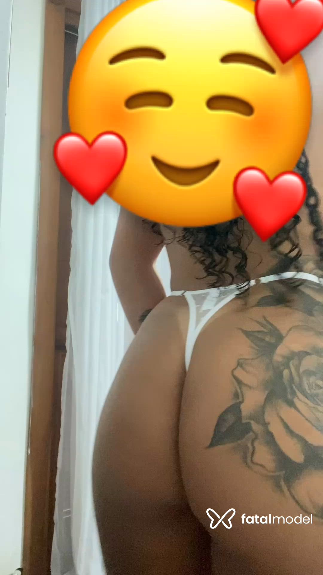 Acompanhante mulher morena (o) de olhos mel - Nicole
