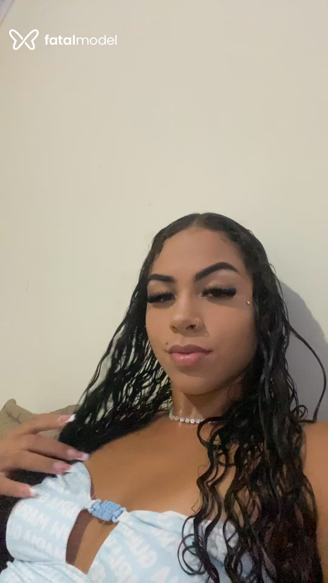 Acompanhante mulher morena (o) de olhos mel - Nicole