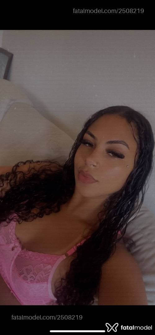 Acompanhante mulher morena (o) de olhos mel - Nicole