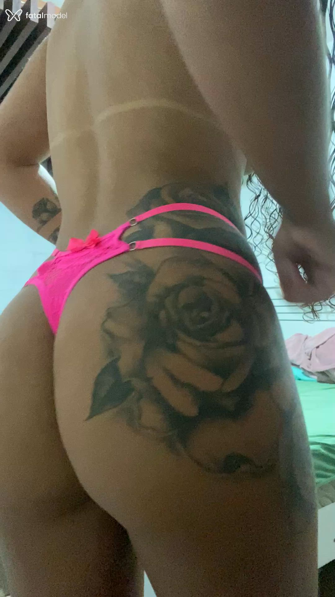 Acompanhante mulher morena (o) de olhos mel - Nicole