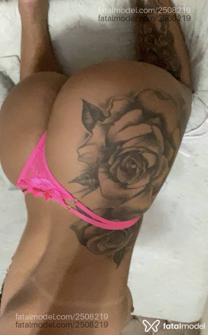Acompanhante mulher morena (o) de olhos mel - Nicole