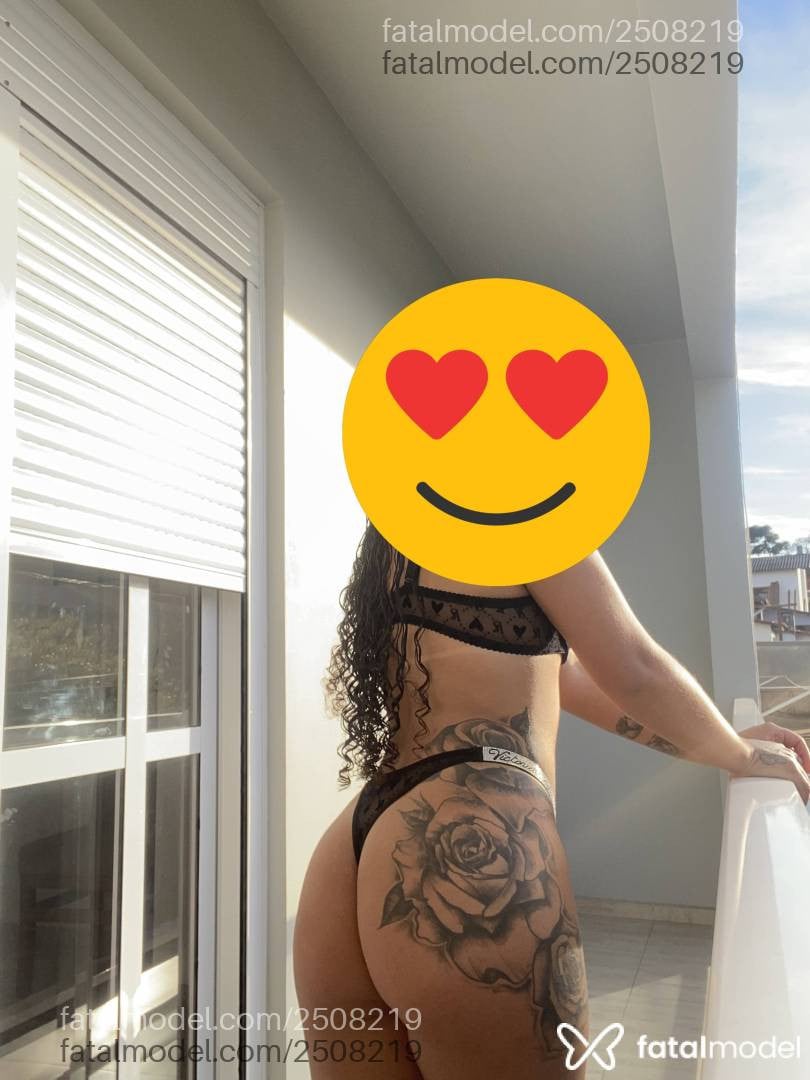Acompanhante mulher morena (o) de olhos mel - Nicole