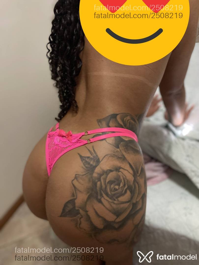 Acompanhante mulher morena (o) de olhos mel - Nicole