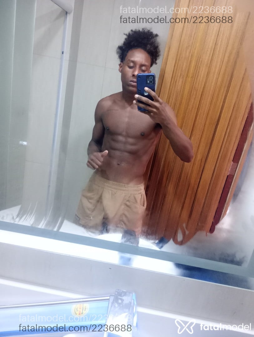 Acompanhante homem com cabelo castanho de olhos castanhos em Rio de Janeiro Acompanhante homem com cabelo castanho de olhos castanhos em Rio de Janeiro - Venom