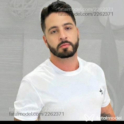 Acompanhante homem com cabelo castanho de olhos verdes em São Paulo Acompanhante homem com cabelo castanho de olhos verdes em São Paulo - Mizuno