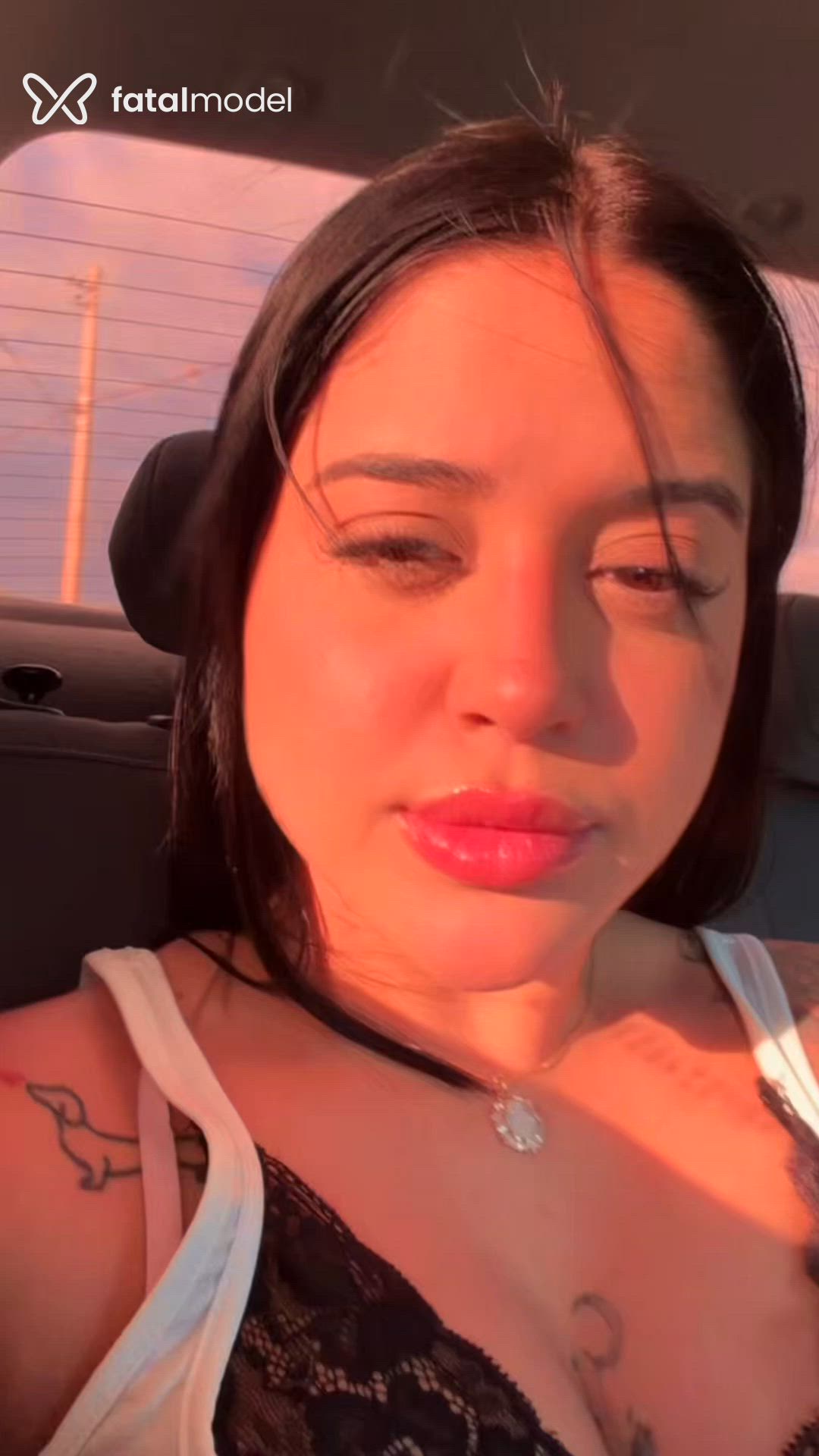 Acompanhante mulher morena (o) de olhos castanhos - Alice Buarque