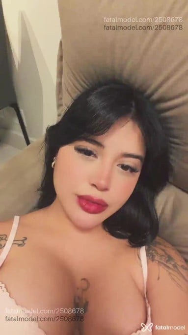 Acompanhante mulher morena (o) de olhos castanhos - Alice Buarque